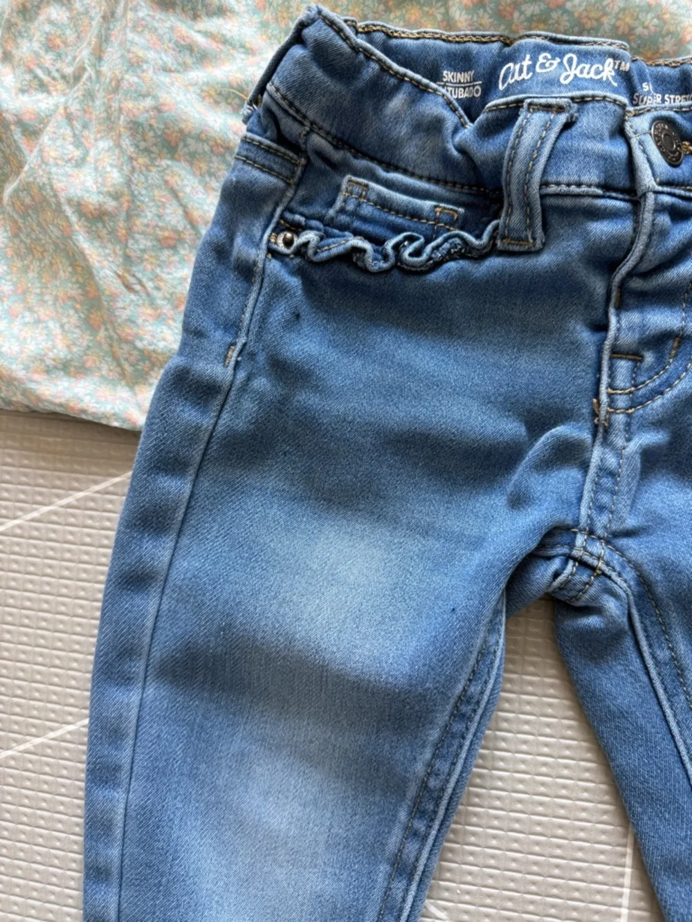 Osh Kosh|Baby girl/toddler Summer set,Denim jeans & ditsy Floral Ruffle Tank•2T